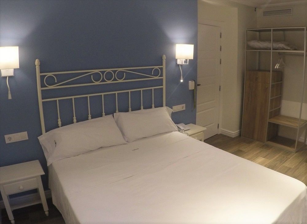 Apartamentos Mr La Racona Santa Llucia Bagian luar foto
