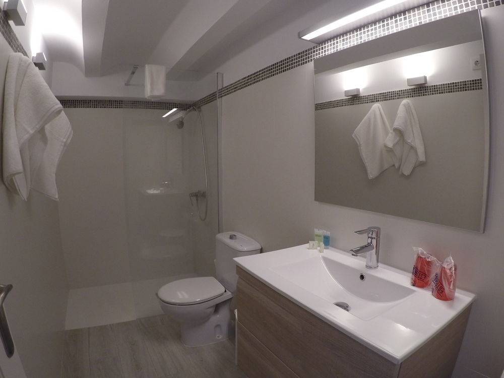 Apartamentos Mr La Racona Santa Llucia Bagian luar foto