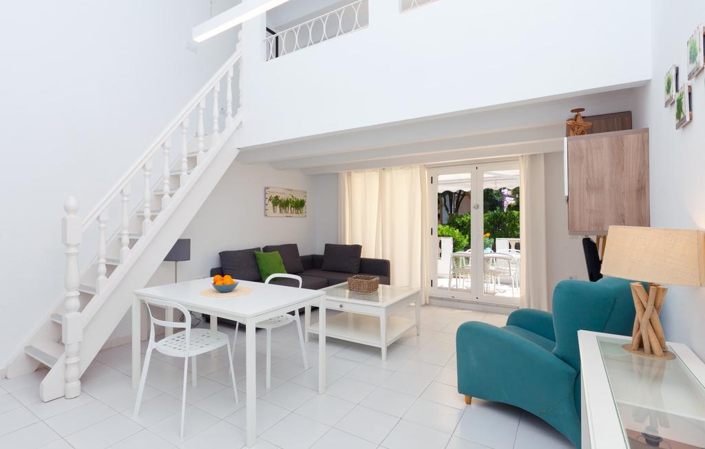 Apartamentos Mr La Racona Santa Llucia Bagian luar foto