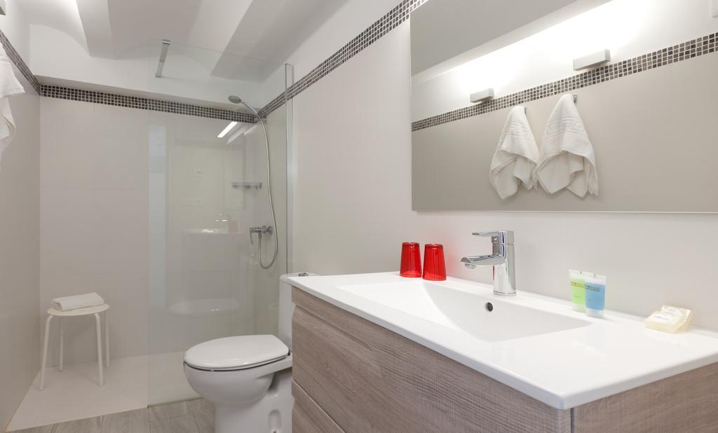 Apartamentos Mr La Racona Santa Llucia Bagian luar foto