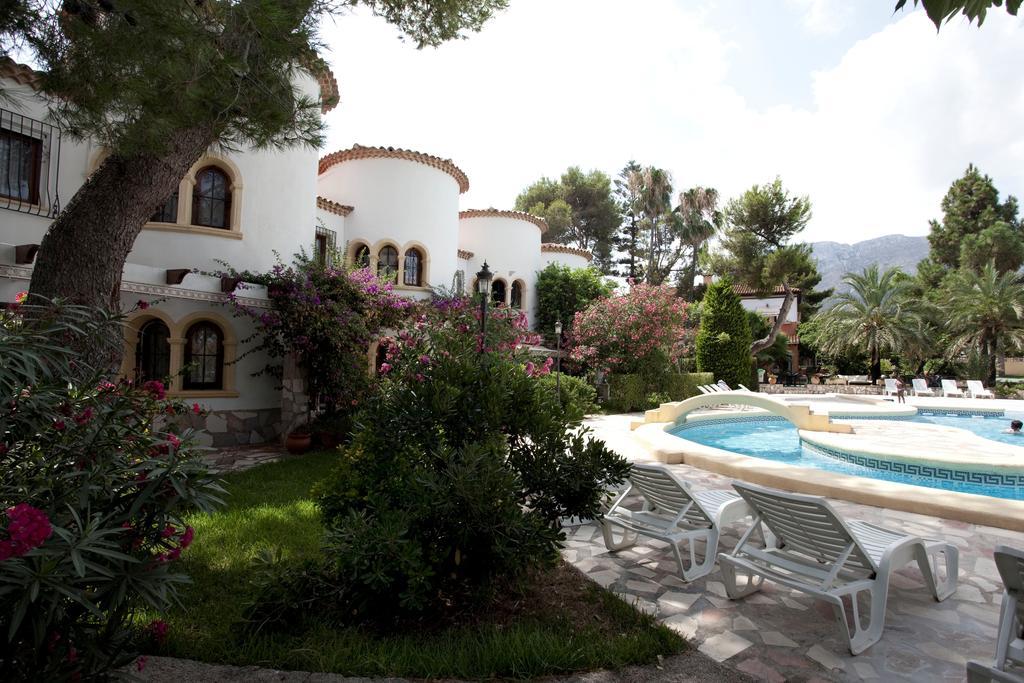 Apartamentos Mr La Racona Santa Llucia Bagian luar foto